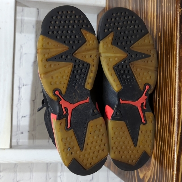 🏀🔥Nike Air Jordan 6 Retro Infrareds (6Y-8.5 in Women's) - Picture 4 of 5
